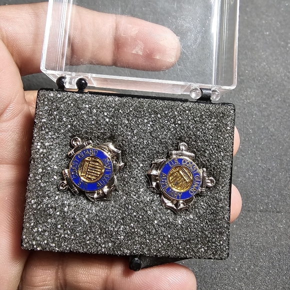 Coast Guard Auxillary Emblem Earings Metalic Silver Tone In Case New Without Tag - Picture 7 of 7